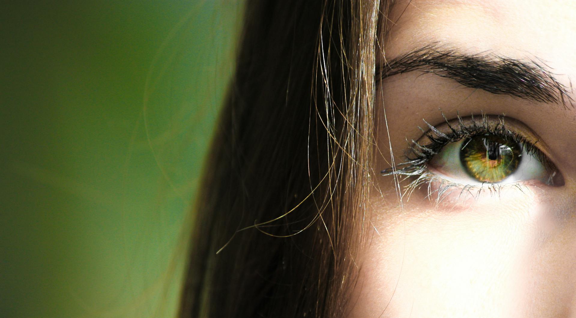 can botox lift eyebrows