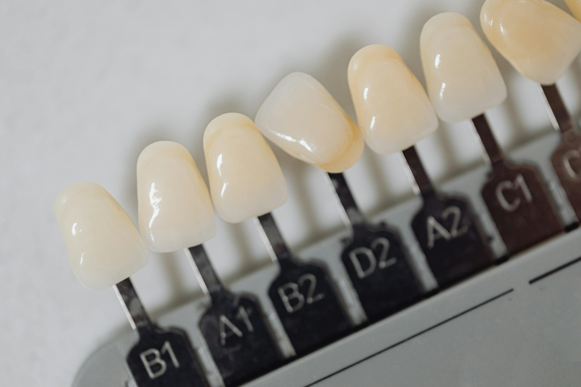 Composite Resin vs Porcelain for Cosmetic Repairs